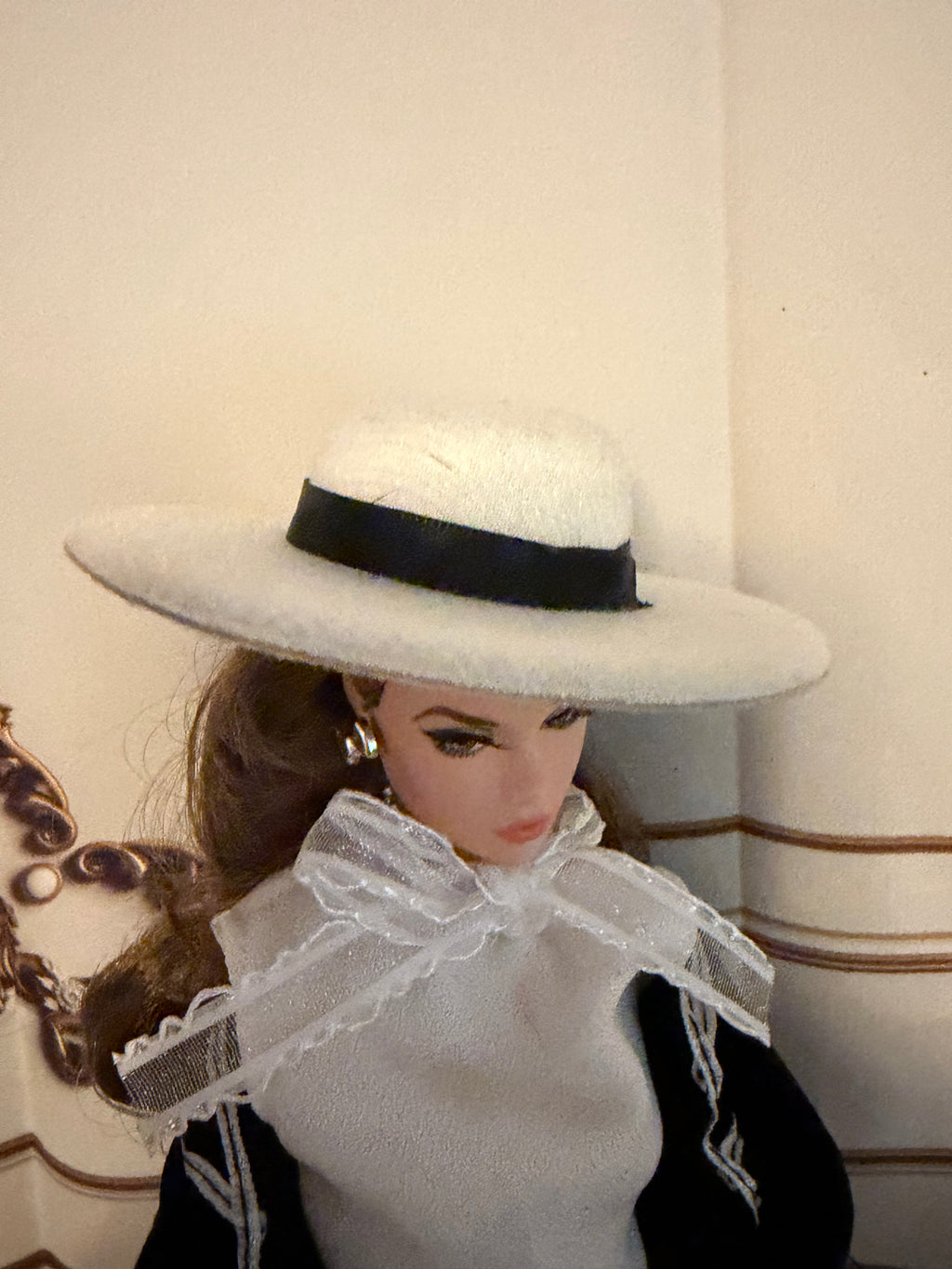 New black coat white shirt, black skirt, accessories, free gift 🎉