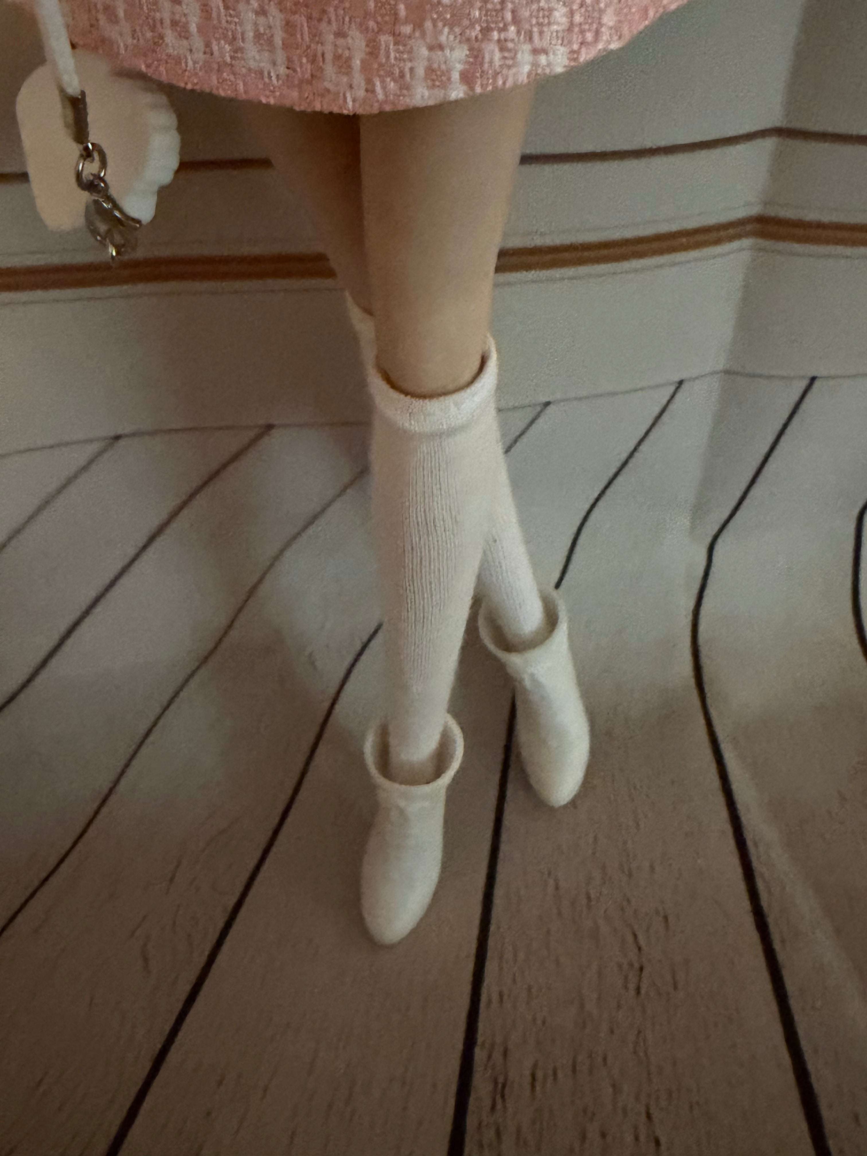 Pink coat, white top, pink skirt, complete outfit, free gift 🎉